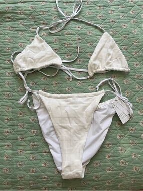 LONDRE White Textured Triangle Bikini Set - Women Swim